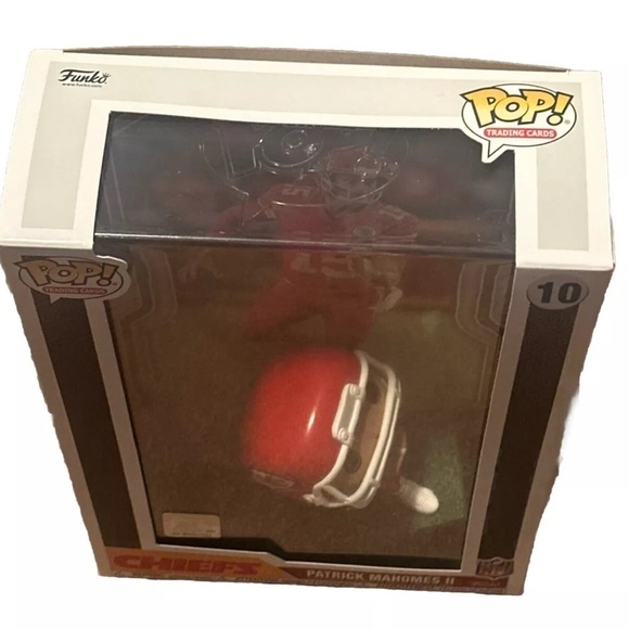 Patrick Mahomes Funko Pop #10 Jumbo Prizm Card NFL KC Chiefs Hail Mary Edition - Picture 6 of 6